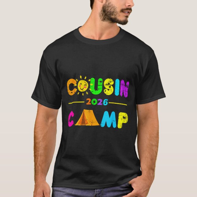 T-shirt Camp de cousins 2026 camping feu de camp vacances  (Devant)