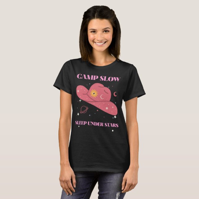 T-shirt Camp Slow Sleep Under Stars Camping Retraite (Devant entier)