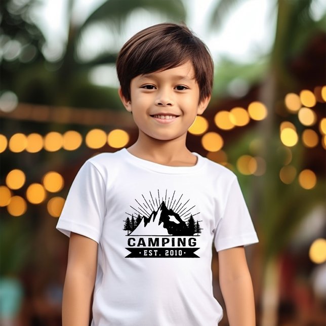 T-shirt Camping personnalisé (Travel and the great outdoors can have an amazing effect on the young. Celebrate these magic days!)