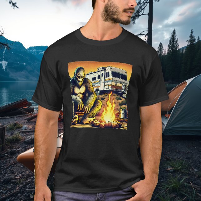 T-shirt Camping Retro RV Sasquatch (Créateur téléchargé)
