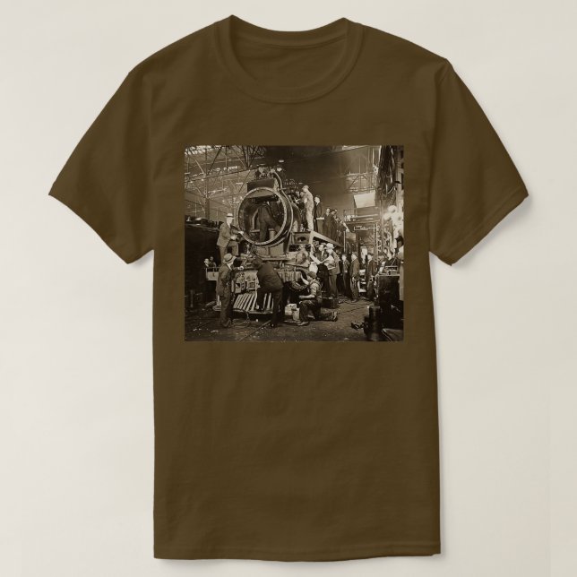 T-shirt Canadian Pacific Steam Locomotive Under Repair (Design devant)