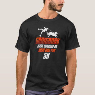 T-shirt Canicross étant traîné pour 5k course de chien foo