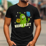 T-shirt Cartoon Pickle Wanna Jouer au Pickleball<br><div class="desc">Ce t-shirt de pickleball,  avec son amusant cornichon de dessin animé,  est une excellente façon de demander à un autre joueur de se joindre à vous en jouant sur le terrain.</div>