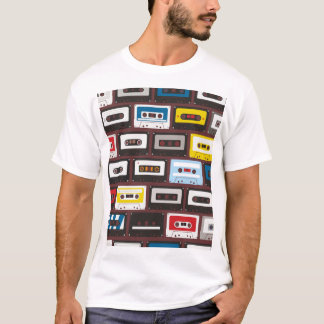 T-shirt cassettes audio vintages, arrière - plan continu.