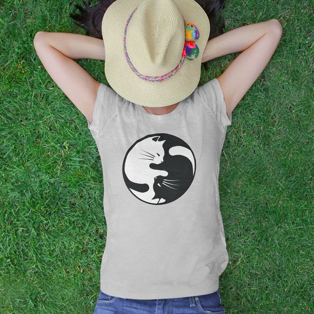 T-shirt Cat Yin et Yang noir et blanc (Créateur téléchargé)