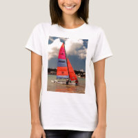Catamaran Hobie prêt à naviguer