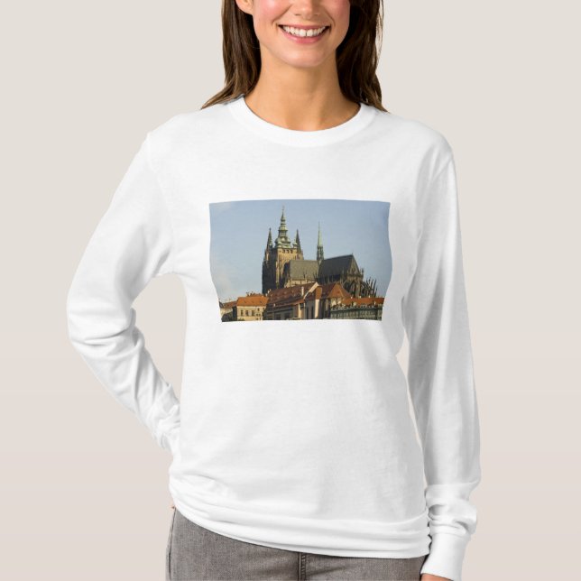 T-shirt Cathédrale Saint-Vitus et Château de Prague, l'un  (Devant)