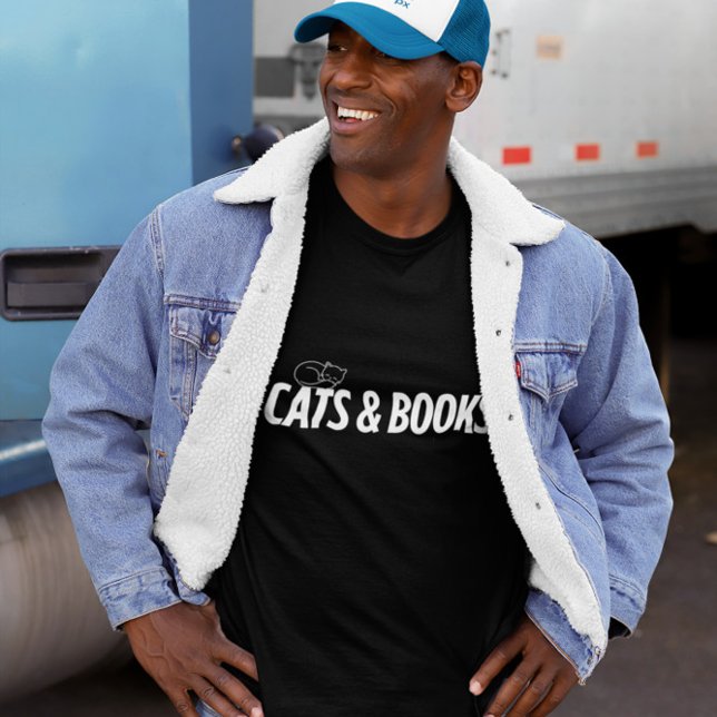 T-shirt Cats & Books – Cozy Minimalist Design (Créateur téléchargé)