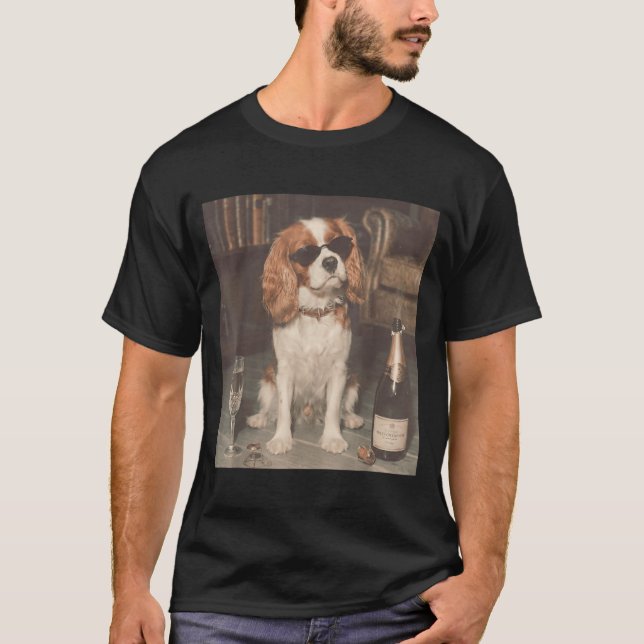 T-shirt Cavalier King Charles Buvant du Champagne Drôle (Devant)