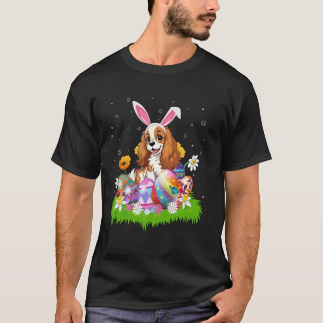 T-shirt Cavalier King Charles Spaniel Chasse aux œufs de P (Devant)