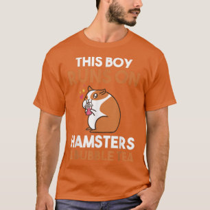 T-shirt Ce garçon court avec du thé à bulles et des hamste