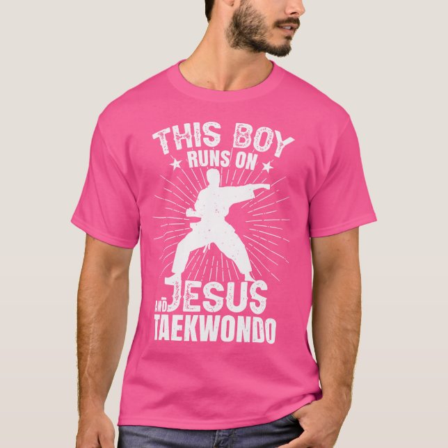 T-shirt Ce Garçon Fait Jour Sur Jésus Et Taekwondo (Devant)