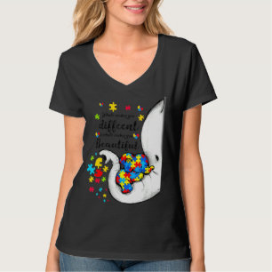 T-shirt Ce qui vous rend différents éléphant maman Autisme