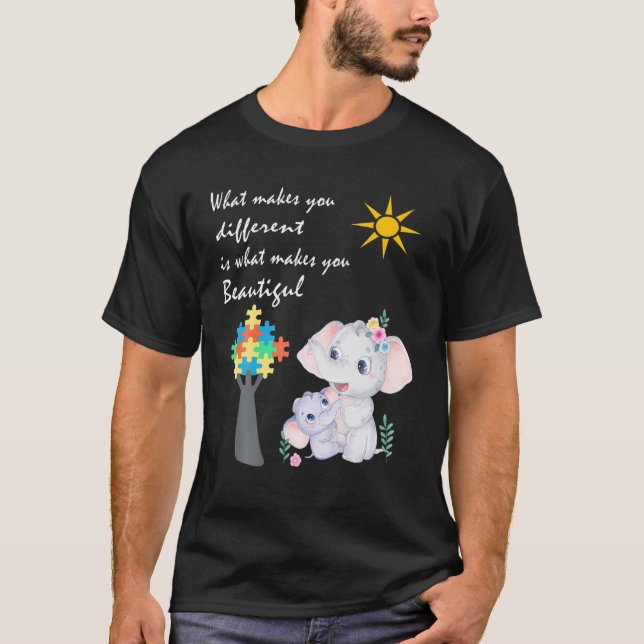 T-shirt Ce qui vous rend différents éléphant maman Autisme (Devant)
