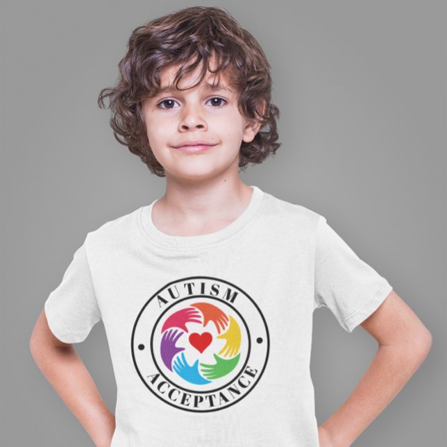 T-shirt Cercle de mains et de cœur pour l'acceptation de l (Créateur téléchargé)