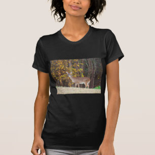 T-shirt Cerf devant l'arbre d'automne jaune