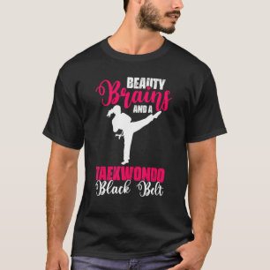 T-shirt Cerveaux De Beauté Et Une Ceinture Noire Taekwondo