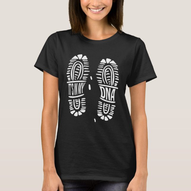 T-shirt C'est dans mes bottes de randonnée empreinte ADN M (Devant)
