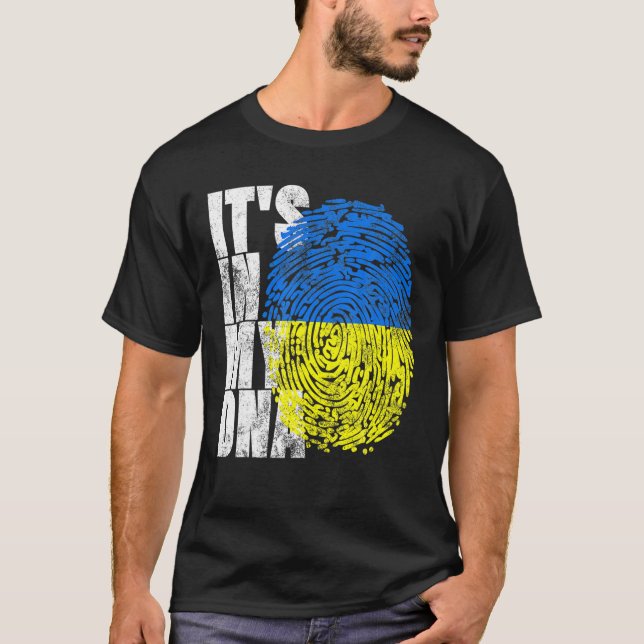 T-shirt C'est dans mon ADN Cadeaux ukrainiens Vyshyvanka K (Devant)