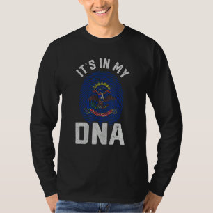 T-shirt C'est dans mon ADN Drapeau du Dakota du Nord Fiert