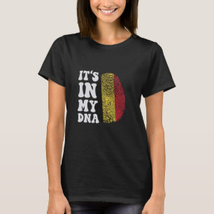 T-shirt C'est drôle dans mon ADN Belgique drapeau Empreint