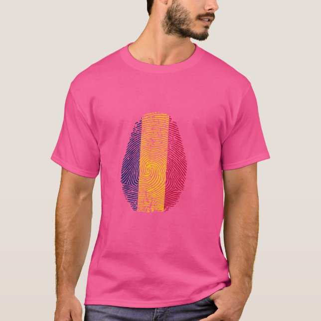 T-shirt C'est drôle dans mon ADN drapeau Tchad empreintes  (Devant)