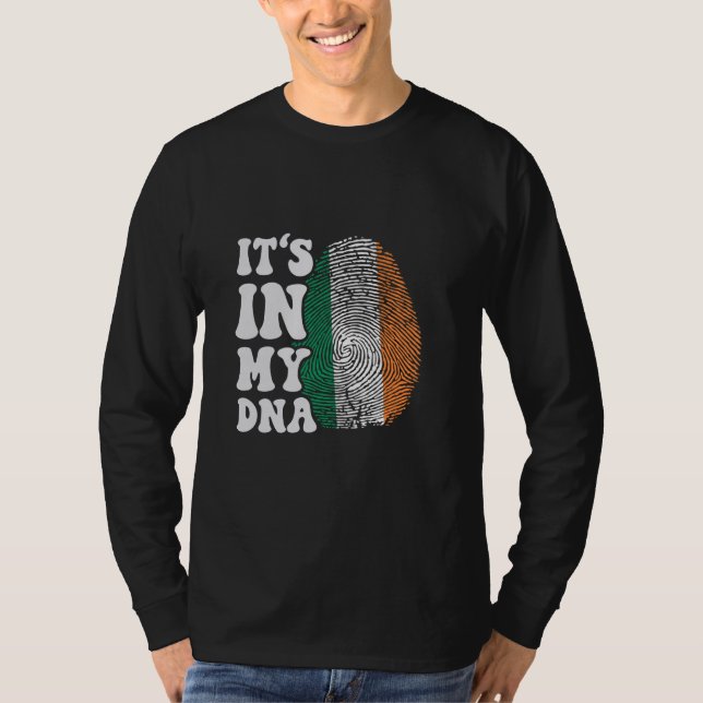 T-shirt C'est drôle dans mon ADN Irlande drapeau Empreinte (Devant)