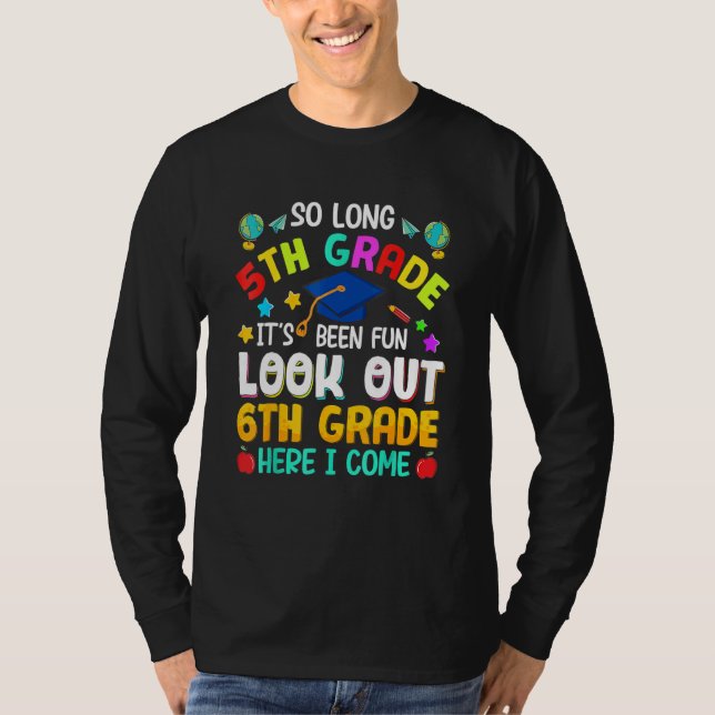 T-shirt C'est fini la 5e, attention 6e, j'arrive G (Devant)