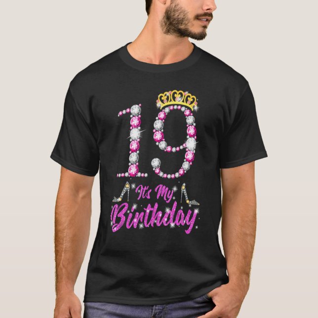 T-shirt C'est mon 19e anniversaire Queen Tiara Chaussures  (Devant)
