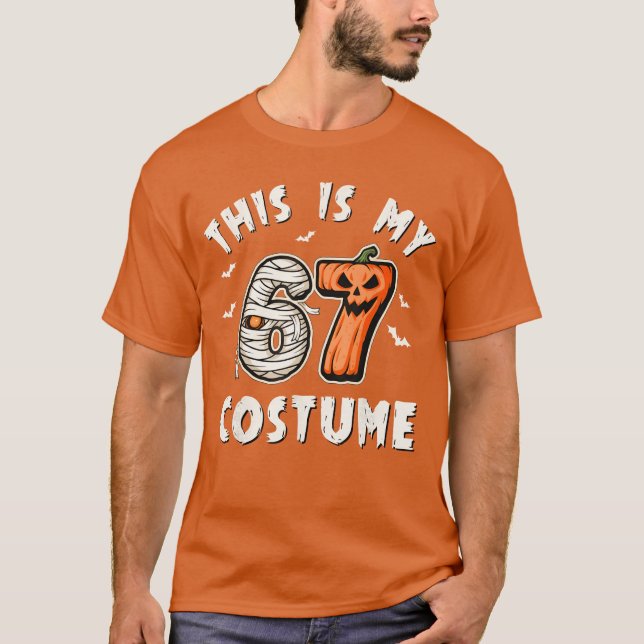 T-shirt C'est mon costume de Halloween 67 numéro 6 7 Mème (Devant)