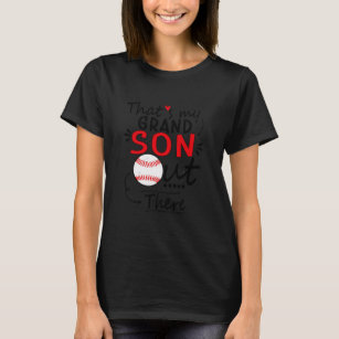 T-shirt C'est mon petit-fils là-bas Baseball pour grand-mè