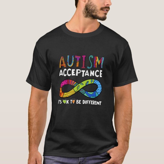T-shirt C'est Ok d'être différent Symbole infini Autisme (Devant)