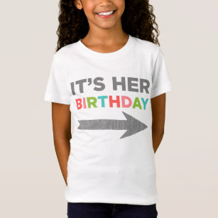 T-Shirt C'est son anniversaire (la flèche gauche)