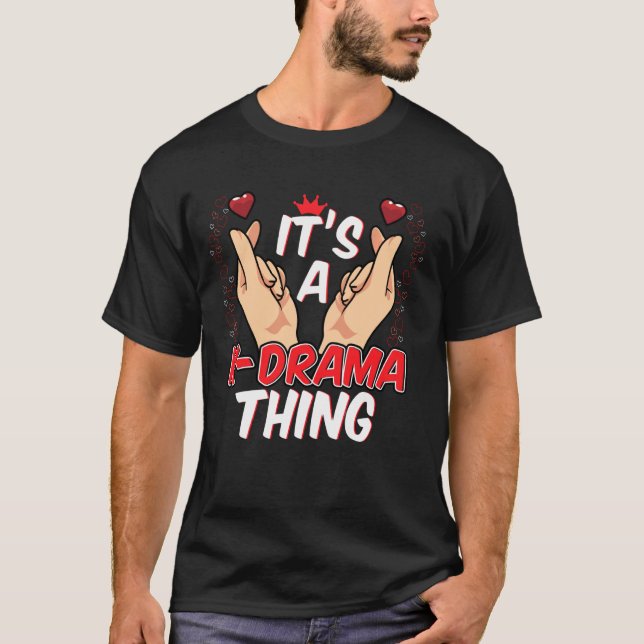 T-shirt C'est un K-Drama Thing Hearts Snap Fingers Signer (Devant)