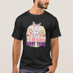 T-shirt C'est un lapin de Pâques qui dit Oeuf Joyeux