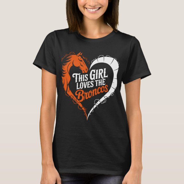 T-shirt Cette fille aime le rodéo de cheval de bronco à cœ (Devant)