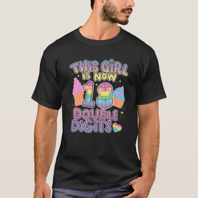 T-shirt Cette Fille Est Maintenant 18 Chiffres Double 18E  (Devant)