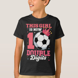 T-shirt Cette fille est maintenant une fille de football à