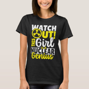 T-shirt Cette Fille Est Un Génie Nucléaire