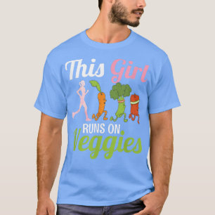 T-shirt Cette fille fonctionne aux légumes végane drôle vé