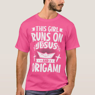 T-shirt Cette Fille Fonctionne Sur Jésus Et Origami