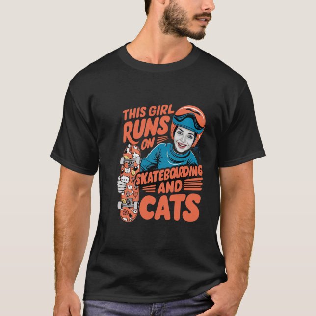 T-shirt Cette Fille Fonctionne Sur Skateboard Et Chats Ska (Devant)