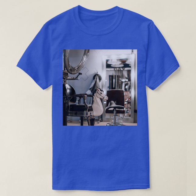 T-shirt chaise en cuir de barbier vintage (Design devant)