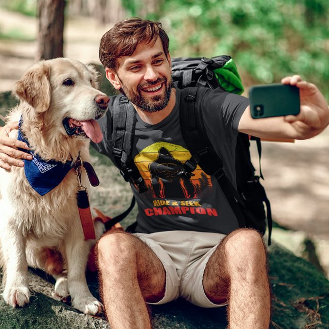 T-shirt Champion de cache-cache Bigfoot Cadeau drôle (Créateur téléchargé)