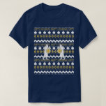 T-shirt "Chanukah/Hanoukka" pour hommes<br><div class="desc">T-shirt "Ugly Sweater" masculin de Chanukah/Hanoukka. Judah Maccabee est très heureux de sa découverte de pétrole... c'est une fête très joyeuse ! Choisissez parmi une variété de styles, de couleurs et de tailles différents. Merci de vous être arrêté et de faire du shopping. Très apprécié. Heureux Chanoukah/Hanoukka ! ! !...</div>