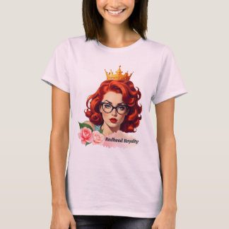 T-shirt Charmante femme aux cheveux roux avec une couronne