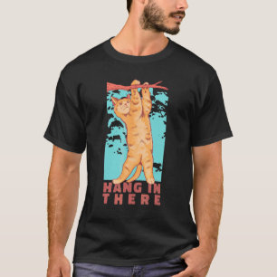 T-shirt Chat accroché à la branche de l'arbre Chat Rester