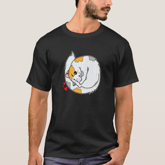 T-shirt Chat allongé lové avec des cœurs (Devant)