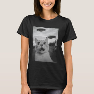 T-shirt Chat amusant prenant Selfie avec des ovnis dans un