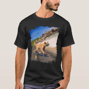 T-shirt Chat avec des lunettes de soleil sur skateboard su